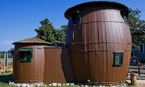 Home in the shape of a barrel